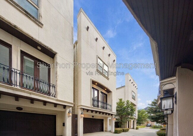 Building Photo - 1108 Peveto St