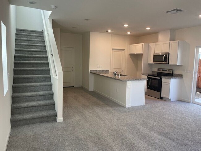 Building Photo - Brand New 3 Bedroom Home for Rent in Rosev...