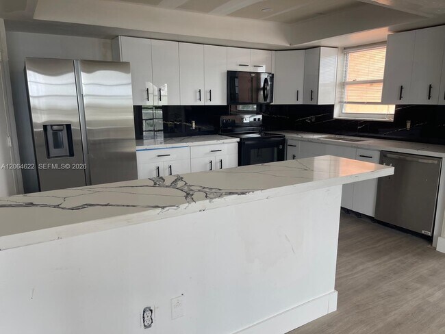 Foto del edificio - 1301 NE Miami Gardens Dr