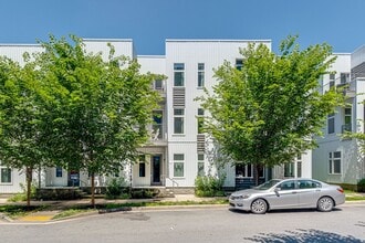 Building Photo - 715 Cleo Miller Dr