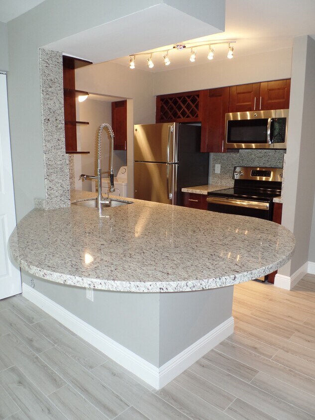 Foto principal - 1263 SW 46th Ave