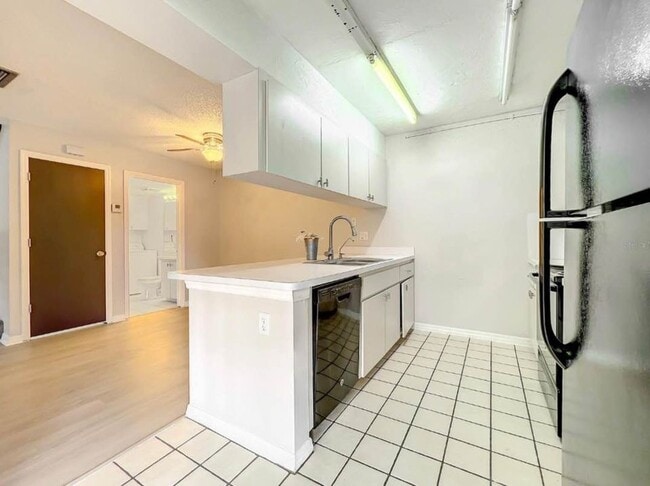 Building Photo - 2904 Ash Dr