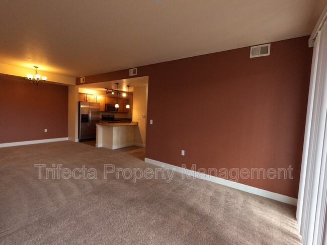 Foto del edificio - 2445 Windrow Dr