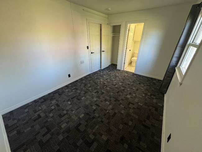 Foto del edificio - 3737 Sturgis Rd