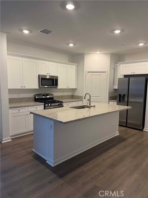 Building Photo - 32879 Manhattan Ave