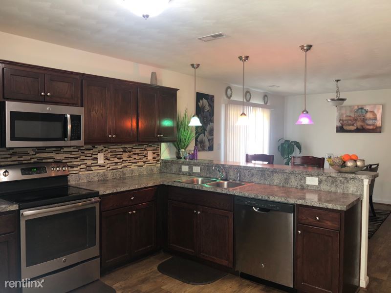Foto principal - 4 br, 2.5 bath House - 3406 Bainbridge Blvd