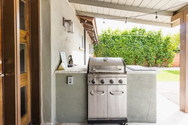 Foto del edificio - 3344 N 62nd St