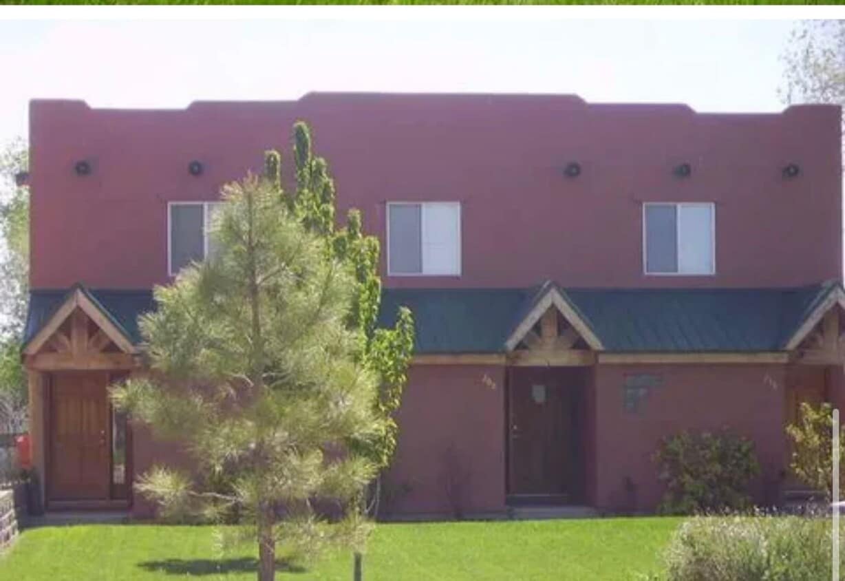 Foto principal - 2 story town house