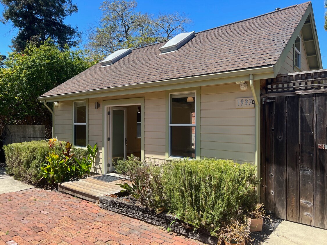 1937 Delaware Street, Berkeley, CA 94709 Townhome Rentals in Berkeley