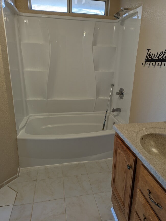 Building Photo - 3734 Hickory Ct