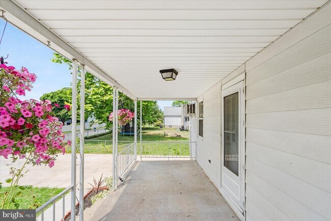 Foto del edificio - 303 Miles Rd