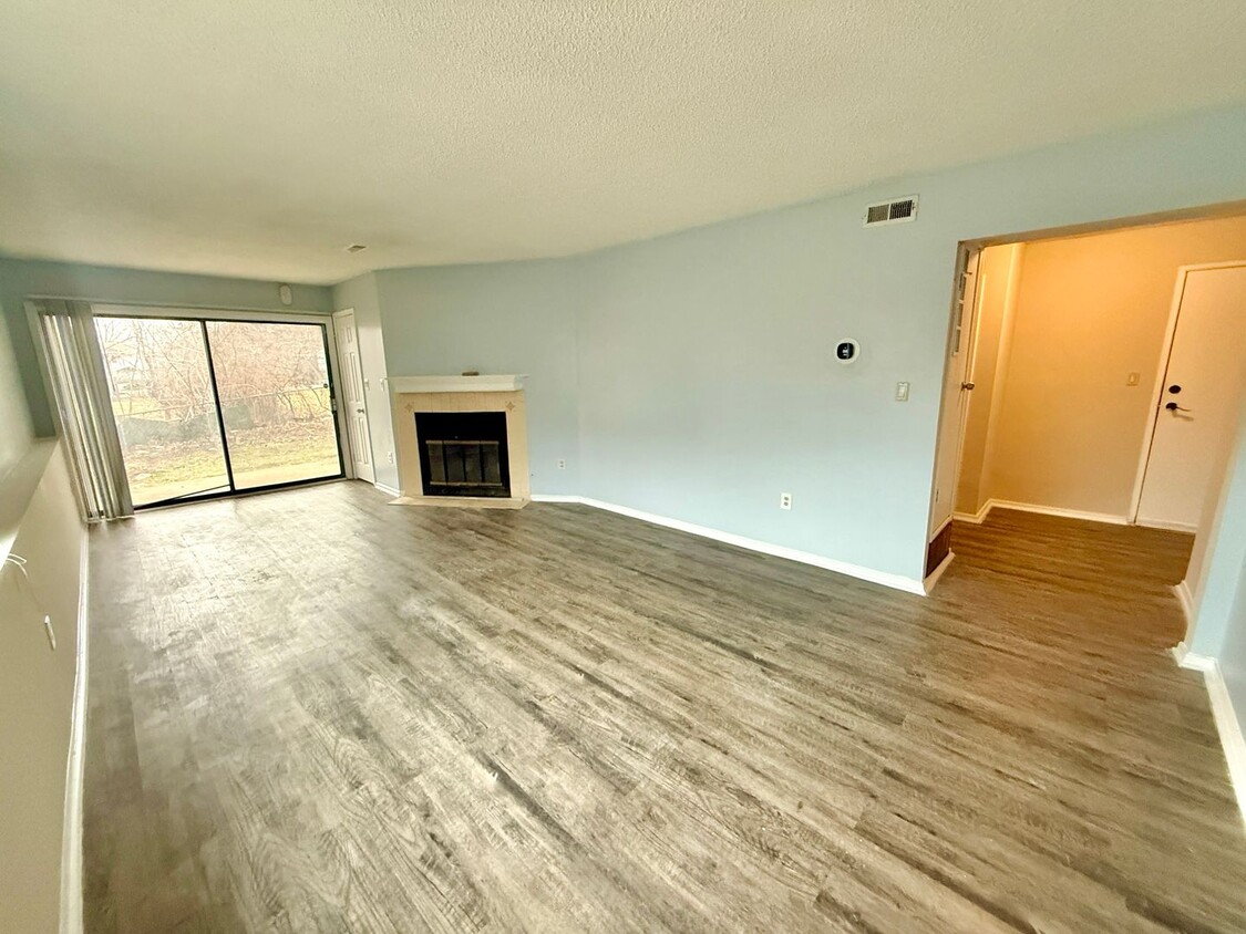 Foto principal - Spacious 2 Bedroom Condo in South Waldo