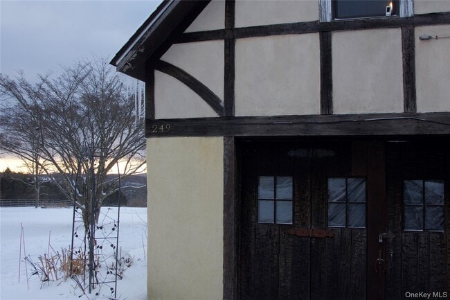 Building Photo - 249 Starr Ridge Rd