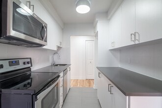 Building Photo - 760 Av. Galt