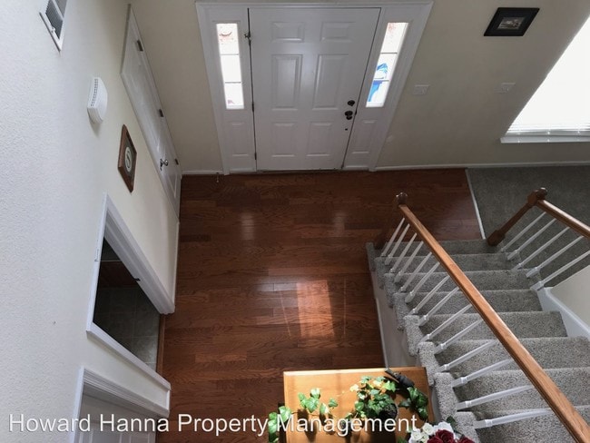 Building Photo - 409 Southampton Ct