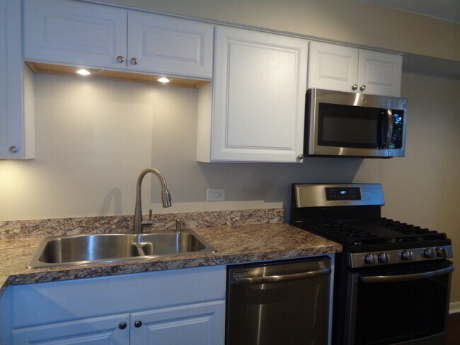 Foto del edificio - 3179 W 115th St