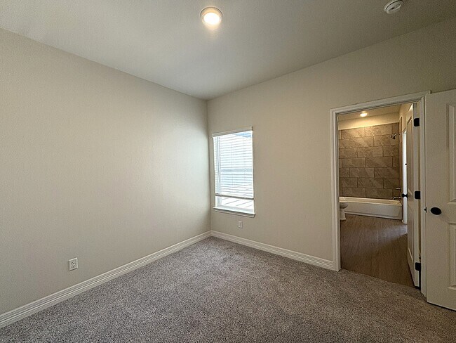 Foto del edificio - 1154 Lindsey Dr
