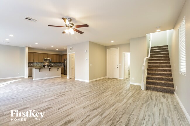 Building Photo - 584 Little Moon Ave