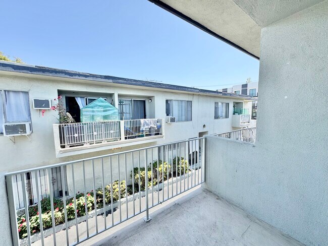 Foto del edificio - 4336 Berryman Ave