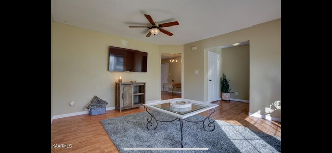 Living room (facing in) - 321 Vernie Lee Rd