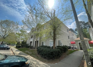 Building Photo - 1420 Collegiate Cir