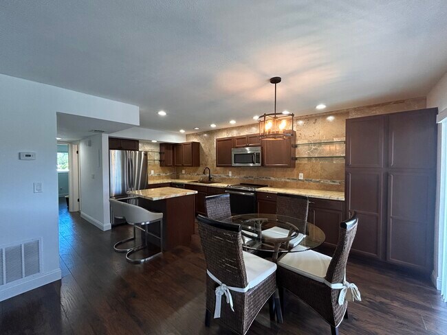 Foto del edificio - 5428 Swift Rd