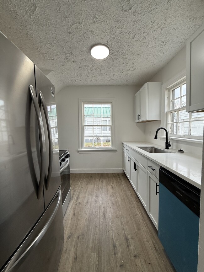 Building Photo - 3520 Cleveland Ave