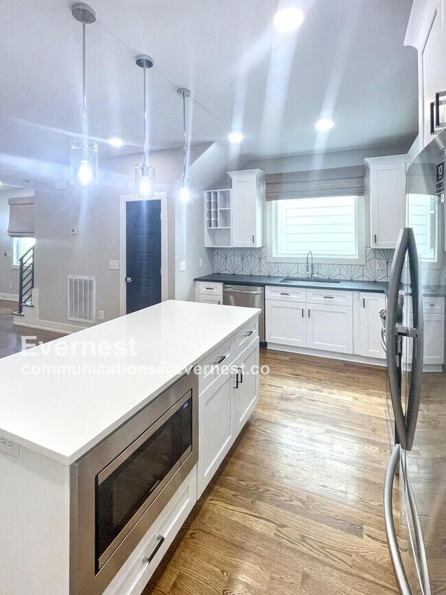Foto del edificio - 2116 Courtney Ave
