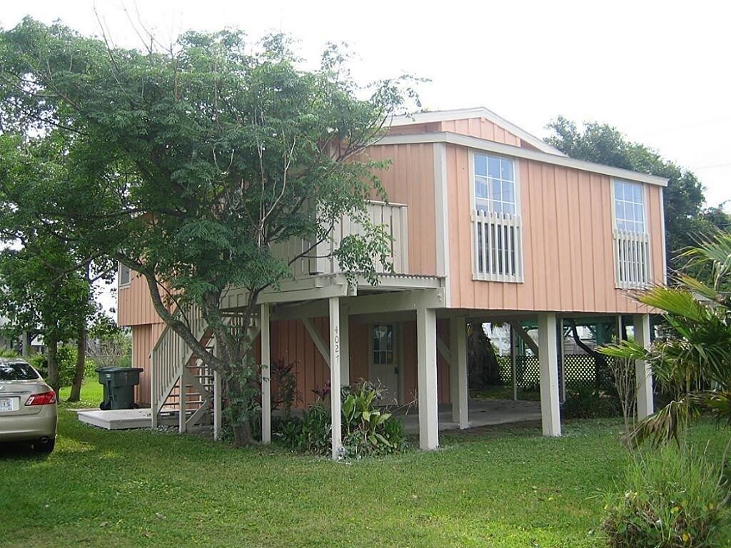 Foto principal - 4027 Surf Dr