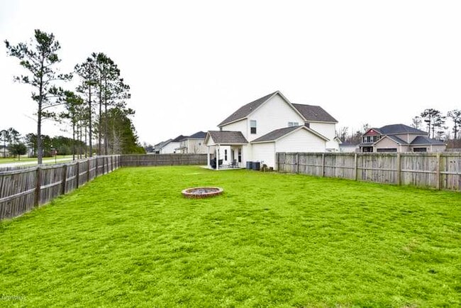 Building Photo - 307 First Post Rd