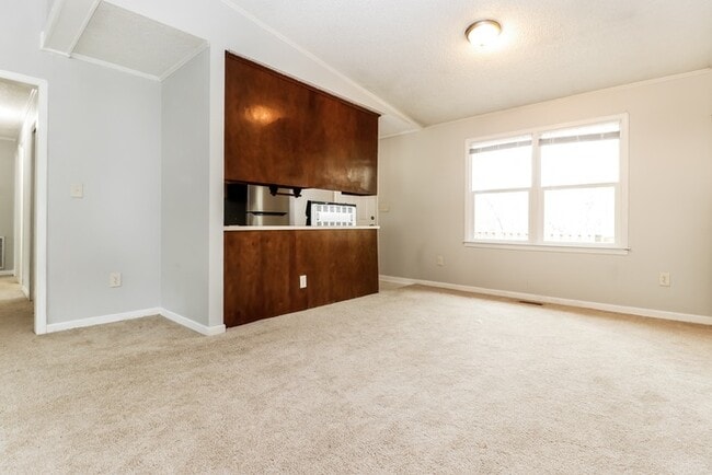 Building Photo - 112 Sawmill Drive