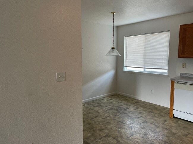 Building Photo - 716 30th Ave Ct