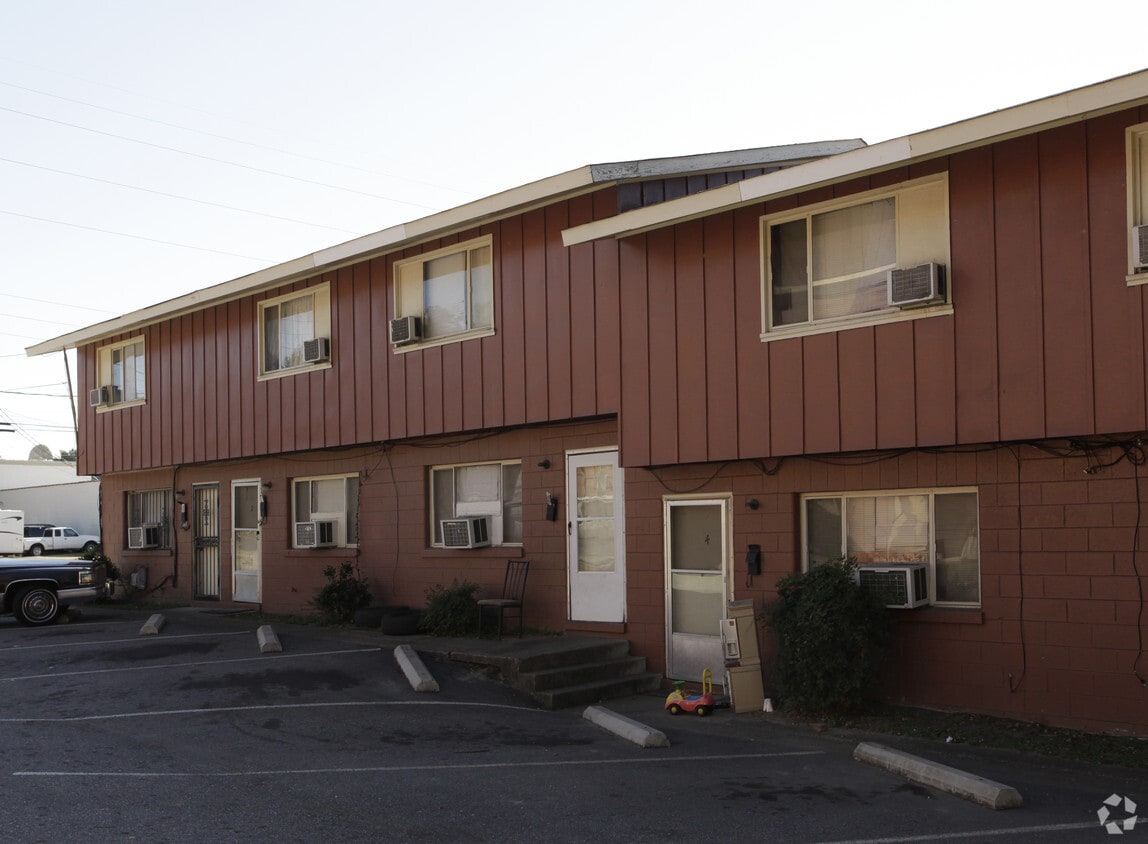 Building Photo - 1629 5th Ave