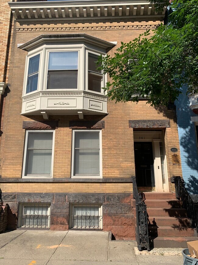 Building Photo - 341 State St