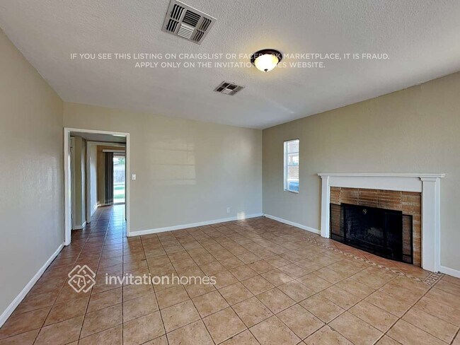 Building Photo - 259 E Marilyn Ave