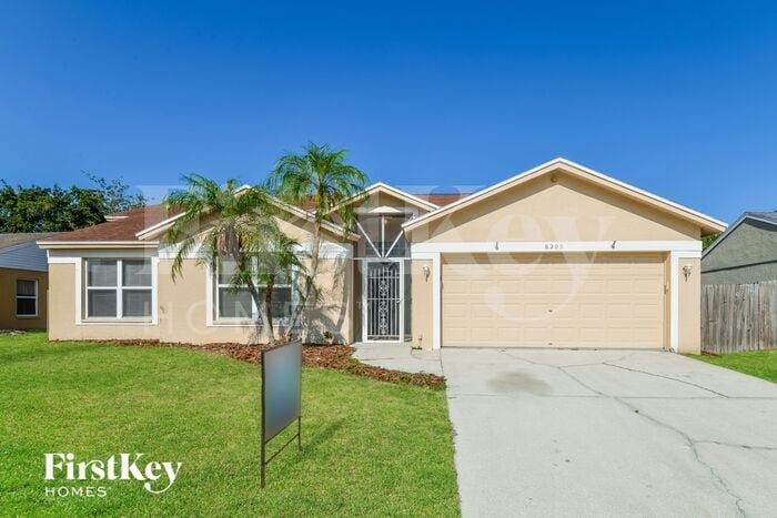 Foto principal - 6205 63rd Ave E