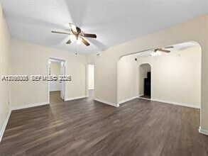 Building Photo - 1311 N 19th Ave