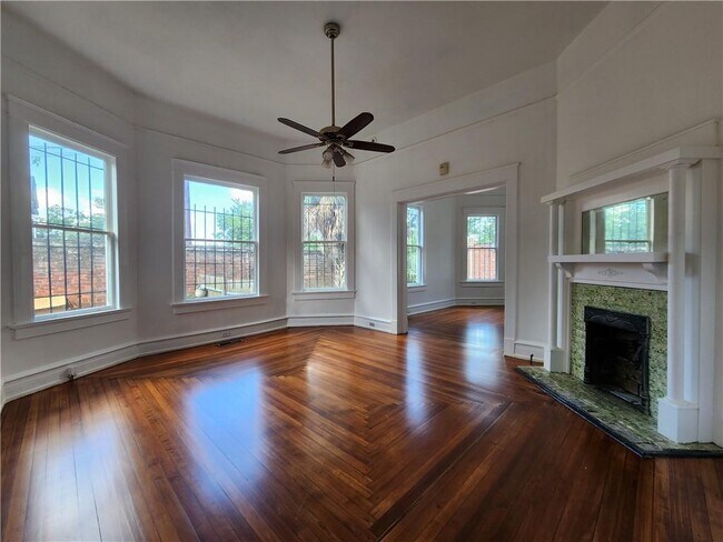 Foto del edificio - 106 S Bayou St