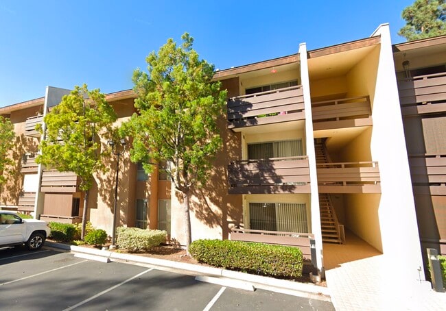 Building Photo - 1621 Hotel Cir S