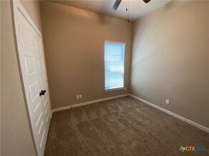 Building Photo - 2213 Avery Village