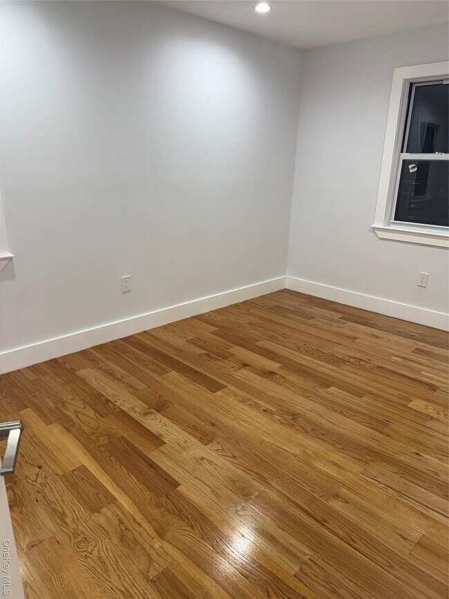 Foto del edificio - 120-60 200th St