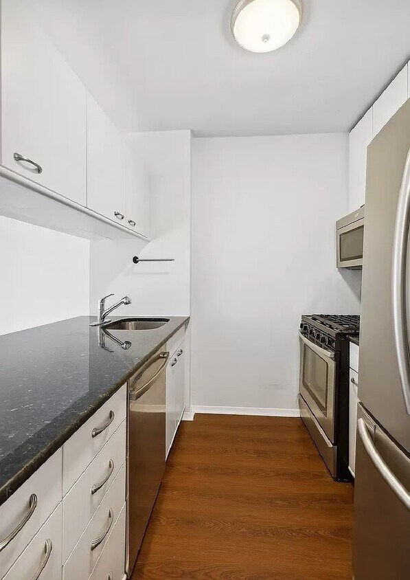 350 W 50th St Unit 4A, New York, NY 10019 Condo for Rent in New York