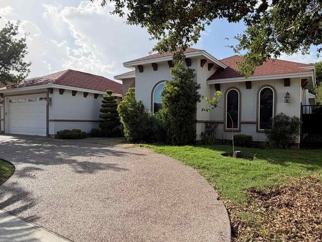 Building Photo - 180 Lake Carnegie Ct