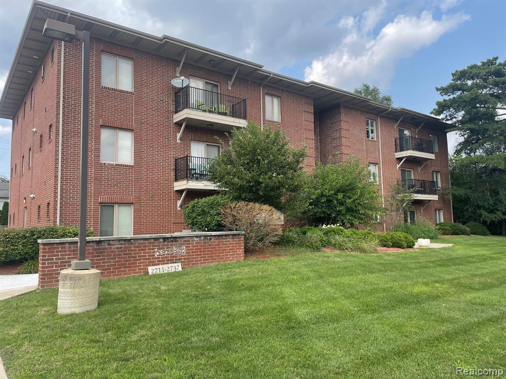 Foto principal - 2715 E Maple Rd