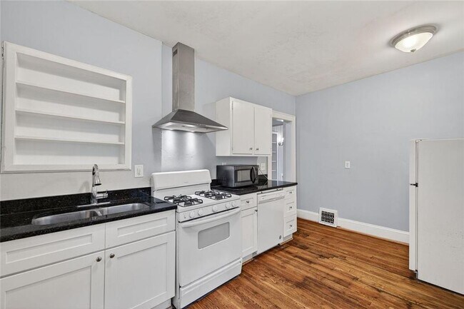 Foto del edificio - 444 Burlington Rd NE