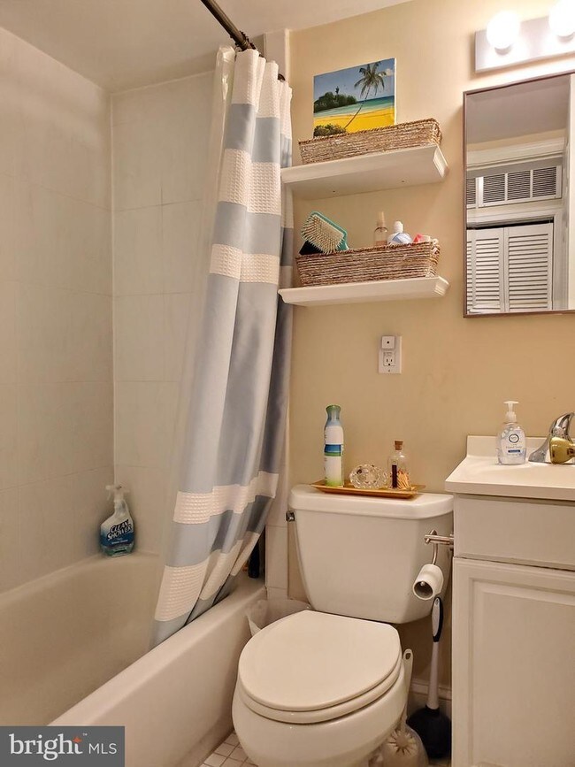 Foto del edificio - 718 Park Rd NW