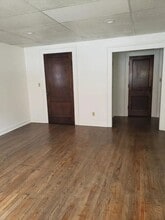 Building Photo - 107 N Main St