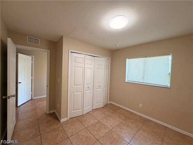 Foto del edificio - 2206 Keith Ave S