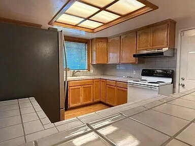 Building Photo - 3 bedroom 2 bathroom home