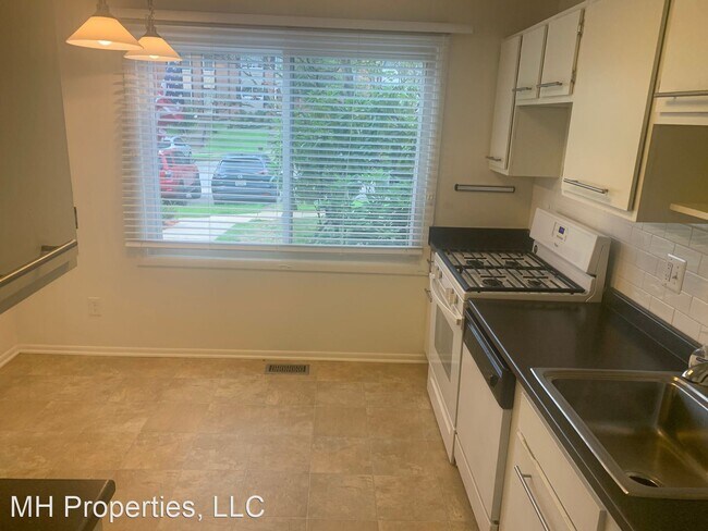Building Photo - 3 br, 1.5 bath House - 3 Bideford Court